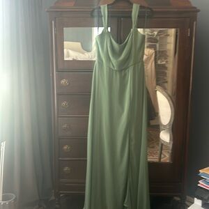 12R green gown - never been worn but missing tags